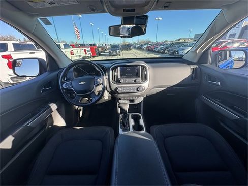 Used 2020 Chevrolet Colorado LT w/ Safety Package image 17