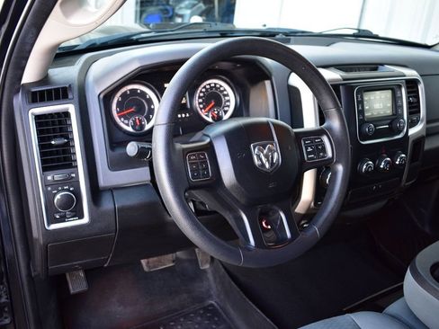 Used 2020 RAM 1500 Classic SLT AWD/4WD image 40