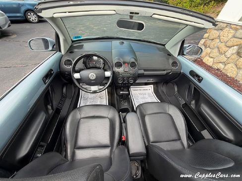 Used 2009 Volkswagen Beetle S FWD image 25