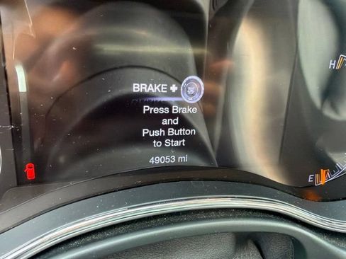 Used 2019 Jeep Grand Cherokee Limited w/ Trailer Tow Group IV AWD/4WD image 5