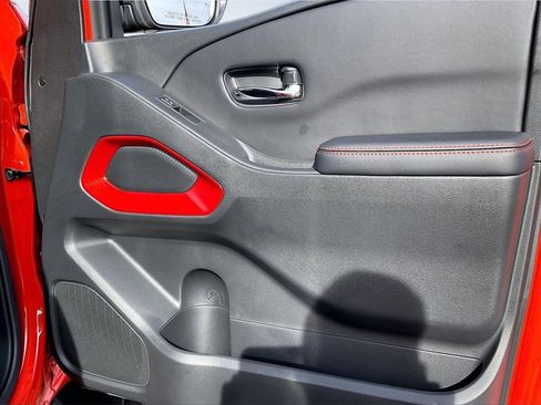 Used 2025 Nissan Frontier PRO-4X w/ Tow Package image 24