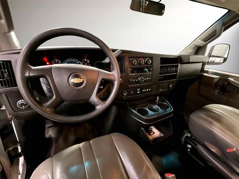 Used 2019 Chevrolet Express 2500 w/ Driver Convenience Package image 7