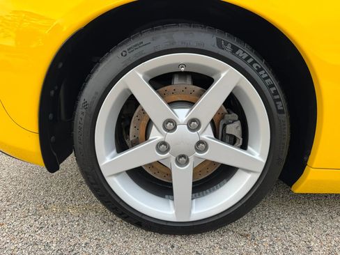 Used 2006 Chevrolet Corvette Coupe w/ Preferred Equipment Group RWD image 11