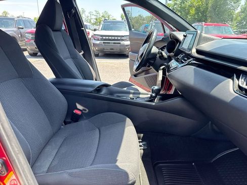 Used 2018 Toyota C-HR XLE FWD image 21