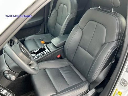 Certified 2024 Volvo XC40 B5 Plus w/ Climate Package image 3