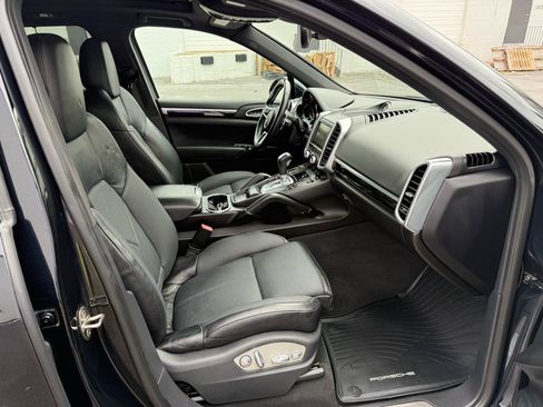 Used 2016 Porsche Cayenne S AWD/4WD image 30