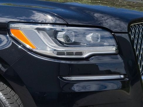 Used 2023 Lincoln Navigator Reserve image 9