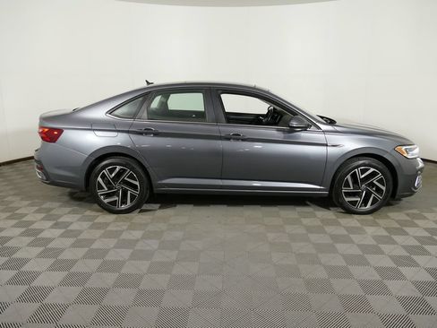Used 2023 Volkswagen Jetta SEL FWD image 2