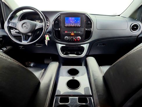 Used 2019 Mercedes-Benz Metris Passenger image 17