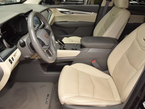 Used 2019 Cadillac XT5 Luxury FWD image 13