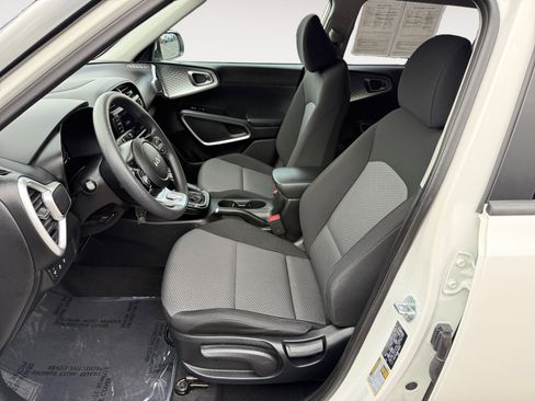 Used 2024 Kia Soul LX w/ Option Group 015 image 10