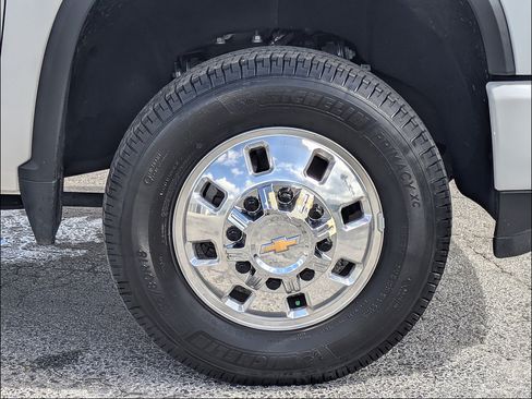 Used 2025 Chevrolet Silverado 3500 High Country w/ Technology Package AWD/4WD image 14