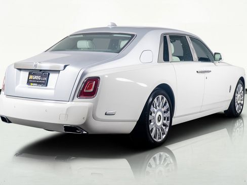 Used 2019 Rolls-Royce Phantom Sedan image 10