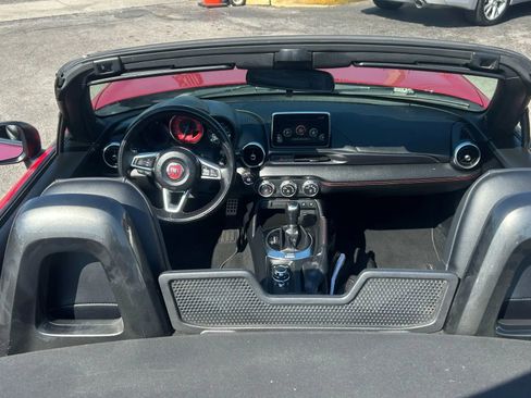 Used 2018 FIAT 124 Spider Abarth image 10