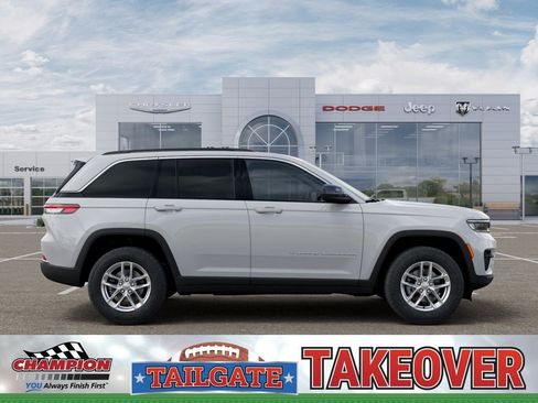 New 2026 Jeep Grand Cherokee Laredo AWD/4WD image 21