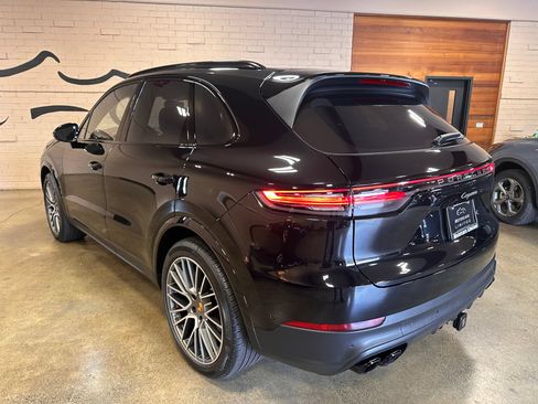 Used 2023 Porsche Cayenne Platinum Edition AWD/4WD image 13