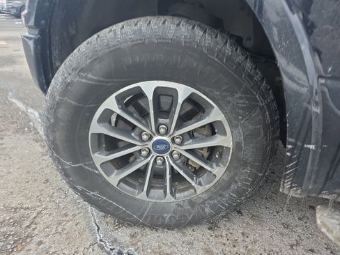 Used 2018 Ford F150 XLT w/ Equipment Group 302A Luxury image 13