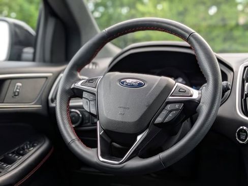 Used 2024 Ford Edge ST-Line w/ Class II Trailer Tow Package AWD/4WD image 14