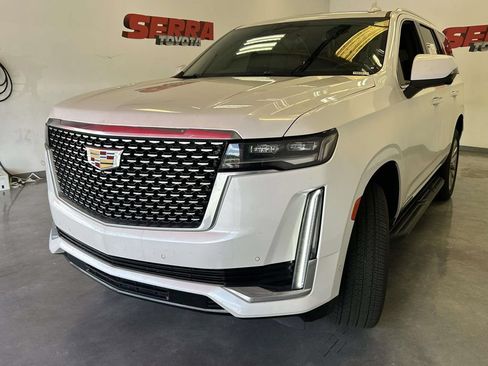 Used 2023 Cadillac Escalade Premium Luxury AWD/4WD image 7