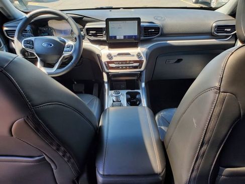 Used 2024 Ford Explorer XLT w/ Equipment Group 202A AWD/4WD image 8