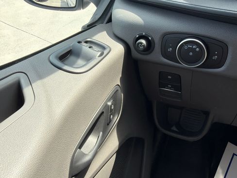 Used 2023 Ford Transit 250 Low Roof AWD image 19