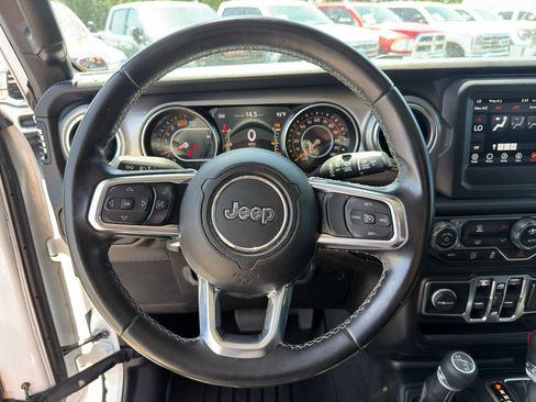 Used 2020 Jeep Wrangler Unlimited Sahara AWD/4WD image 14
