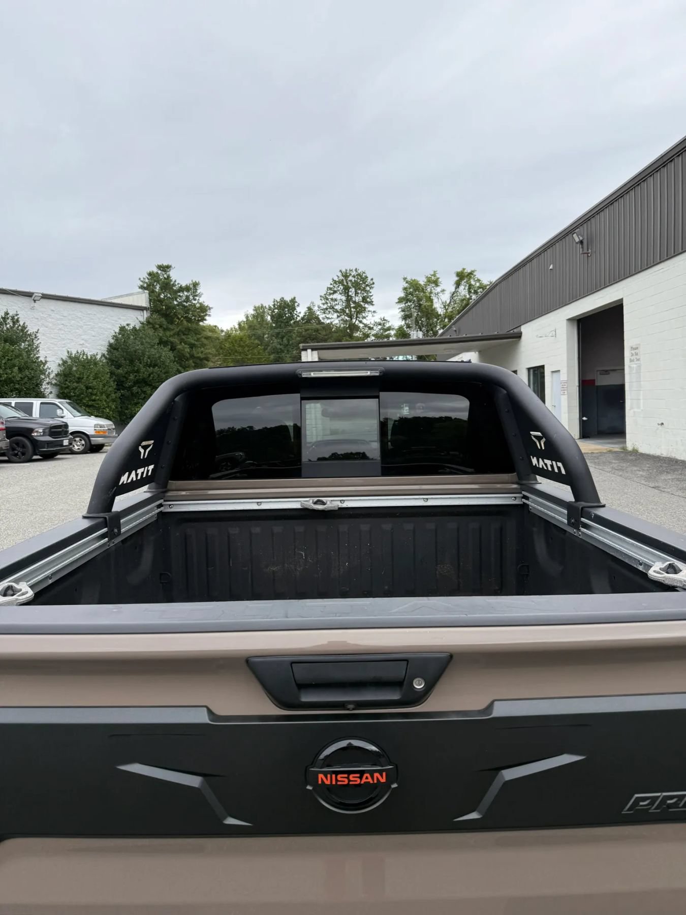 Used 2021 Nissan Titan PRO-4X w/ Pro-4x Convenience Package AWD/4WD image 5