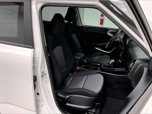 Used 2023 Kia Soul S FWD image 9