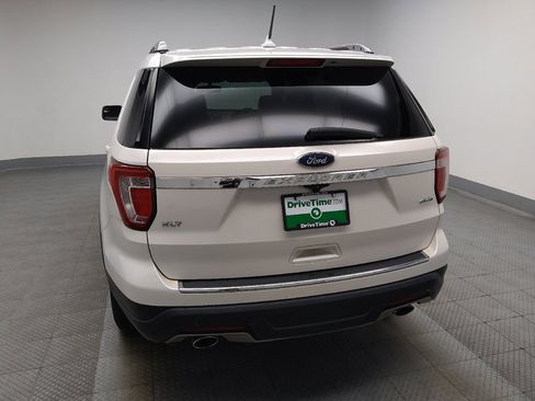 Used 2018 Ford Explorer XLT w/ Equipment Group 202A AWD/4WD image 6