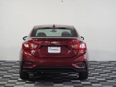 Used 2017 Chevrolet Cruze LT w/ Sun And Sound Package FWD image 4