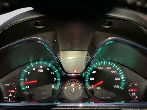 Used 2016 Chevrolet Traverse LT w/ Style and Technology Package image 3