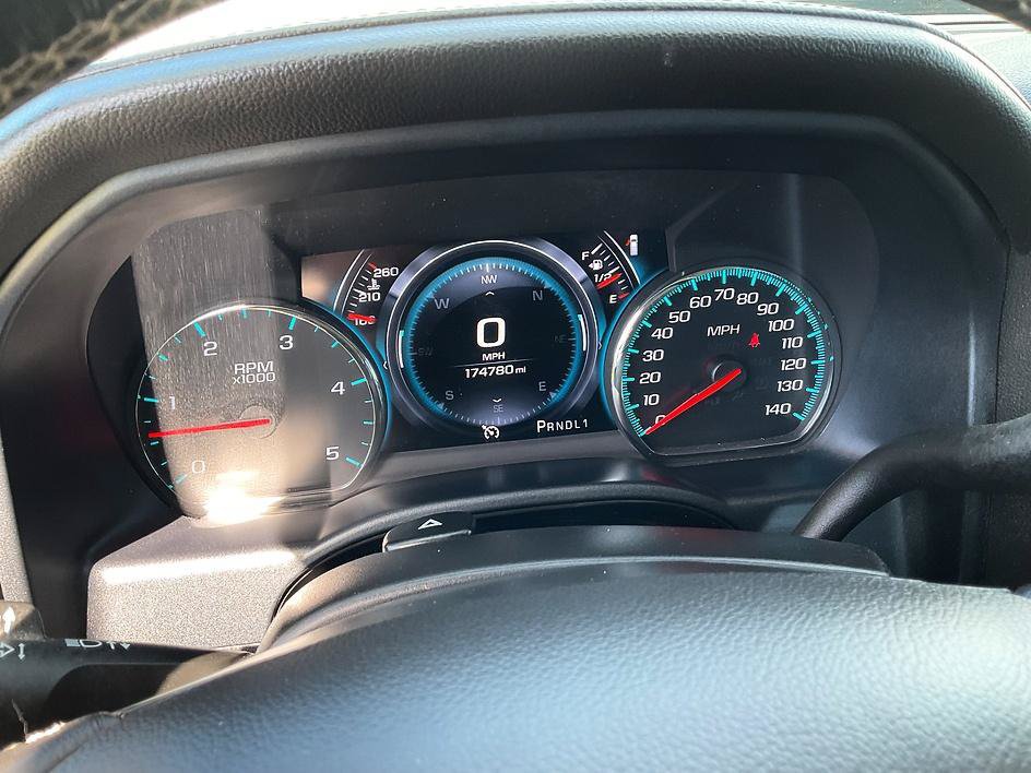 Used 2018 GMC Sierra 2500 Denali w/ Duramax Plus Package AWD/4WD image 12