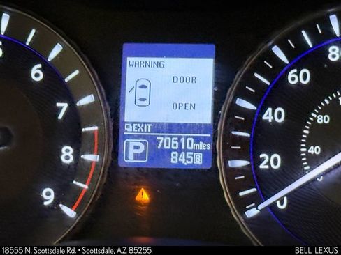 Used 2016 INFINITI Q70 3.7 w/ Sport Package image 19