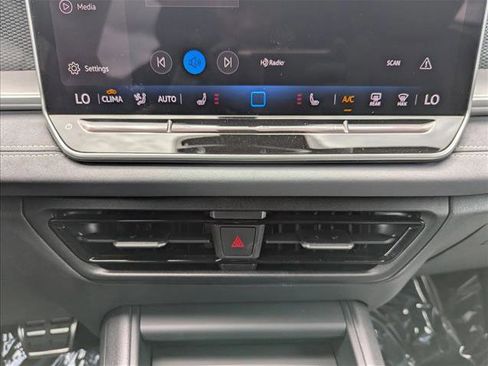 New 2026 Volkswagen Tiguan SE R-Line FWD image 19