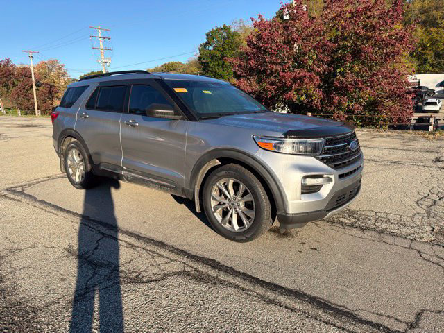 Used 2020 Ford Explorer XLT w/ Equipment Group 202A AWD/4WD image 6