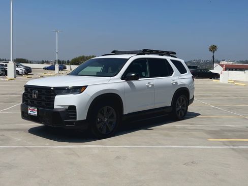 New 2026 Honda Pilot Sport image 4