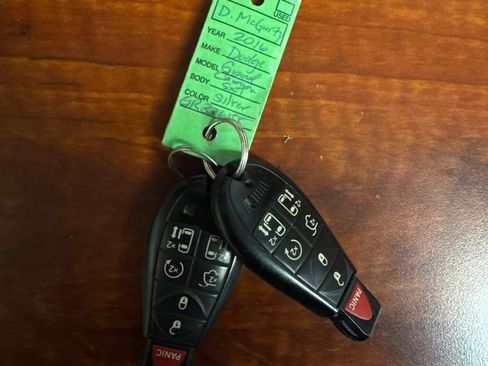 Used 2016 Dodge Grand Caravan SXT image 29