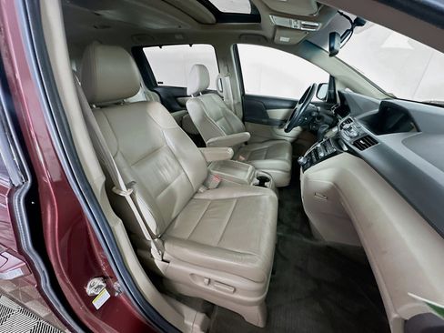 Used 2013 Honda Odyssey Touring image 32