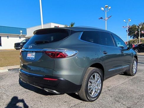 Used 2023 Buick Enclave Essence w/ Experience Buick Package image 4