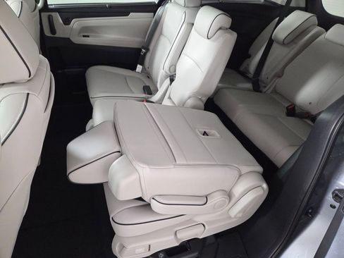 New 2026 Honda Odyssey Touring image 11