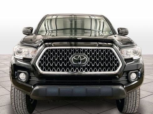 Used 2019 Toyota Tacoma SR5 AWD/4WD image 4