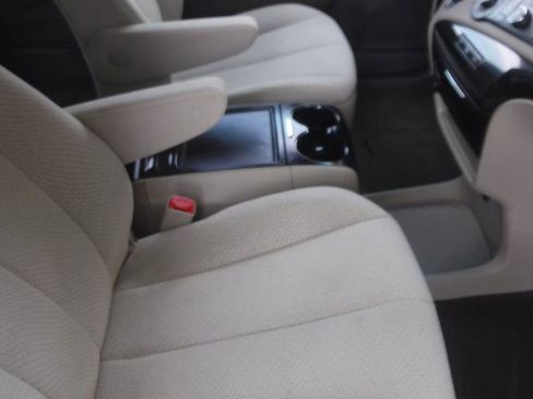 Used 2012 Toyota Sienna LE image 19
