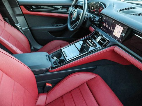 Used 2026 Porsche Panamera RWD image 16