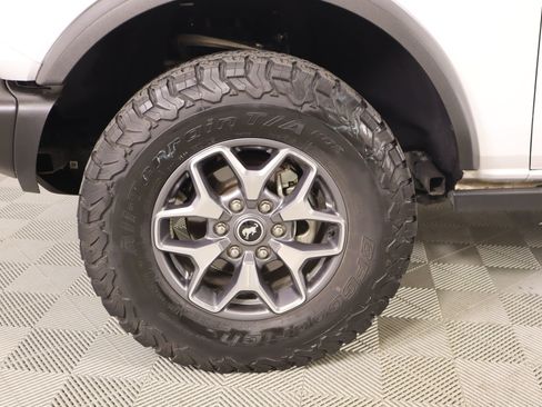 Used 2023 Ford Bronco Badlands image 18