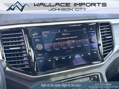 Certified 2022 Volkswagen Atlas Cross Sport SEL Premium R-Line AWD/4WD image 25