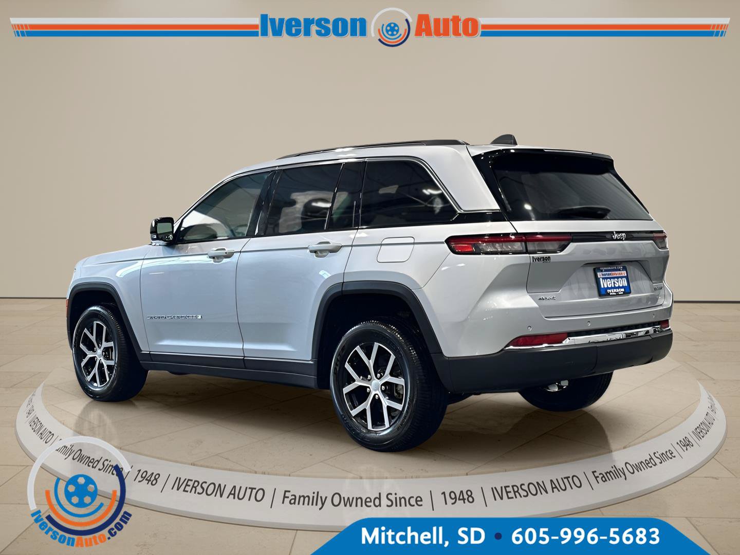 Used 2024 Jeep Grand Cherokee Limited AWD/4WD image 10