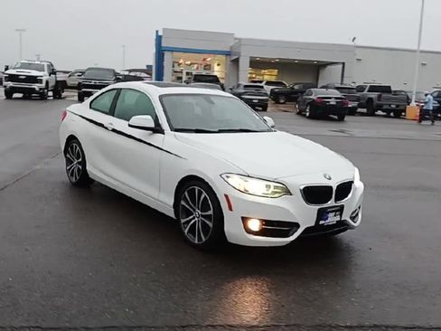 Used 2017 BMW 230i Coupe image 2
