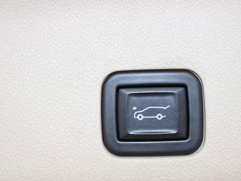 Used 2021 Cadillac Escalade Sport Platinum RWD image 27