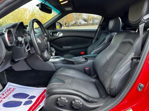 Used 2015 Nissan 370Z Touring image 11