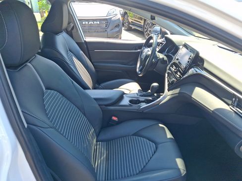 Used 2024 Toyota Camry SE w/ Convenience Package FWD image 11